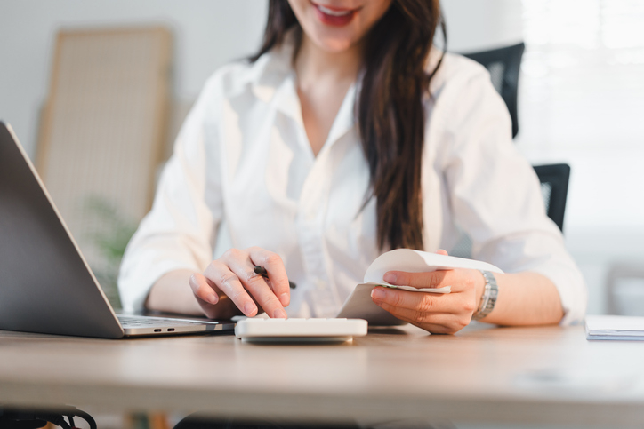 대기업 여성 인력 늘고 임금 격차 줄었다...여성 비중 첫 25% 달성 - 뉴스 썸네일 이미지