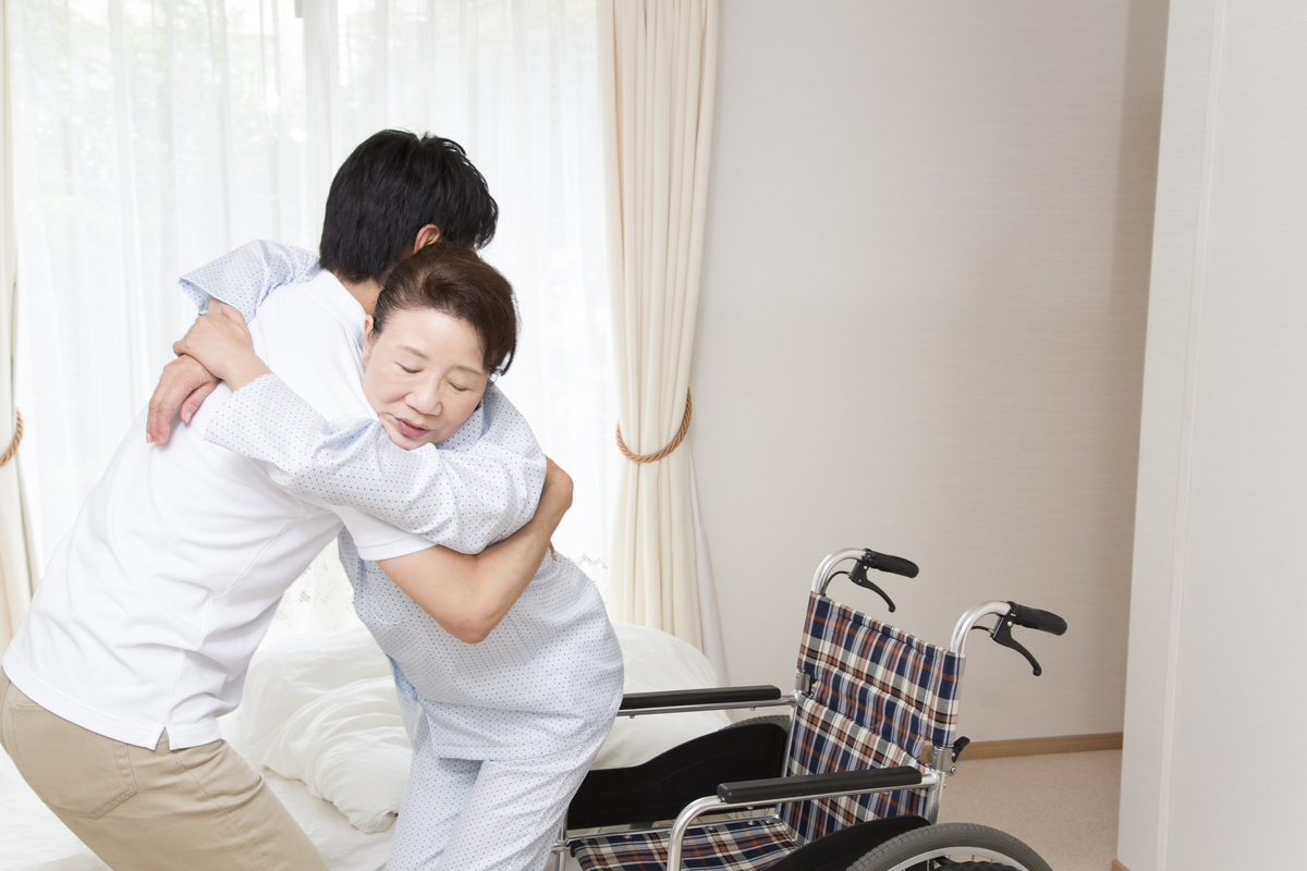 "어머니, 저희가 모시긴 어려워요"...부모 부양 못한다는 국민 48% - 뉴스 썸네일 이미지