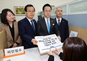 “이 쓰레기 공소를 반드시 정리한다”…與, 李대통령 재판 없던일로