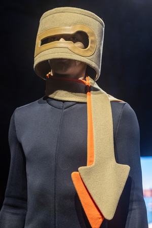 자물쇠 같은 모자