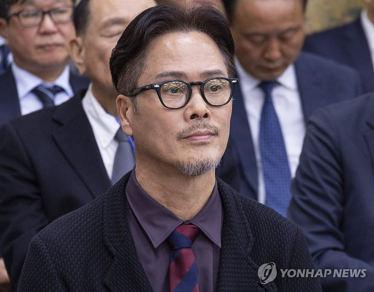 ‘성폭행 혐의’ 남경주, 홍익대 부교수 ‘직위 해제’