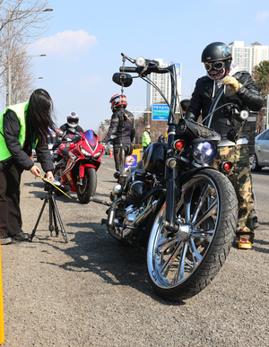 이륜차 소음 단속