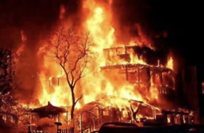 과천 식당 건물 화재…옥탑서 대피하던 중국인 2명 숨져