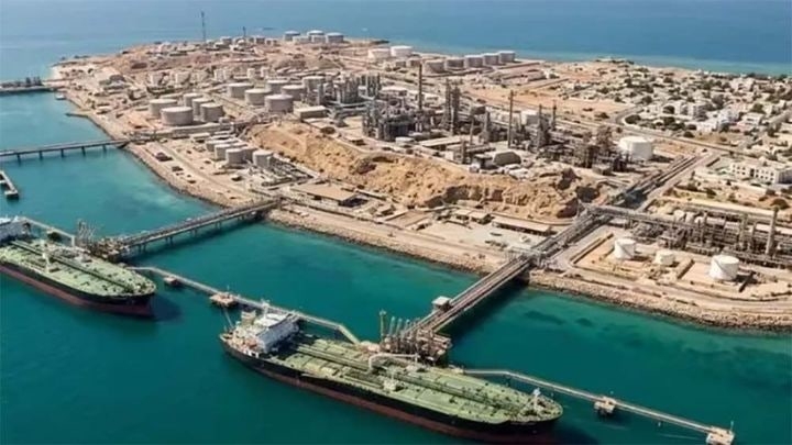 이란, UAE 내 미군 기지 타격 예고 “지역 주민 대피하라”