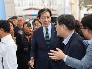 [속보]“민주당은 맏이, 조국당은 작은 딸…효도 경쟁 해야”