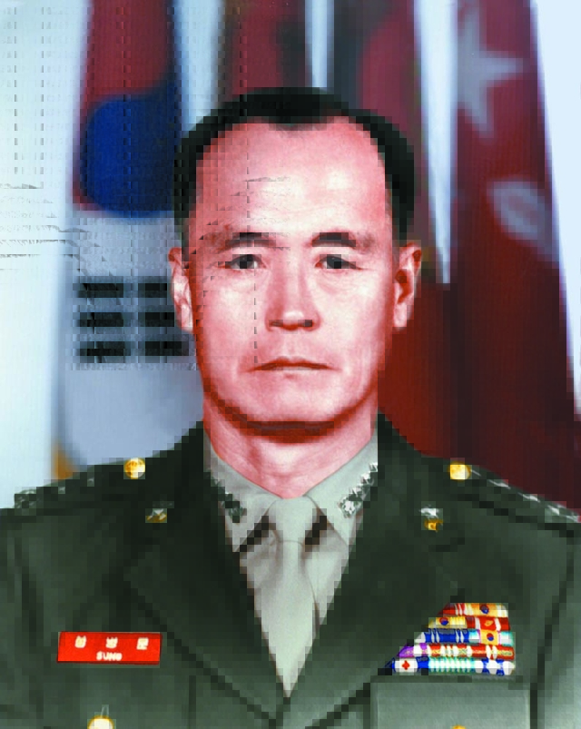 예비역 해병중장인 성병문 제16대 해병대사령관. 해병대 제공