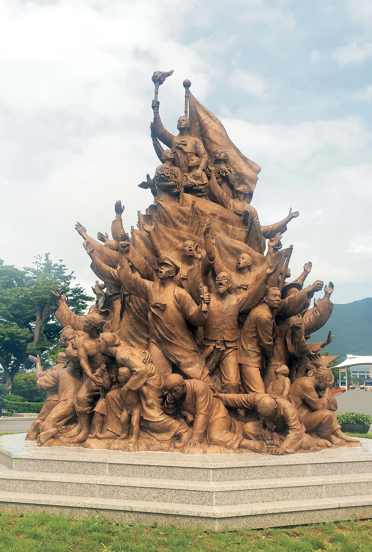 독립기념관 입구에서 만날 수 있는 ‘3·1정신상’.