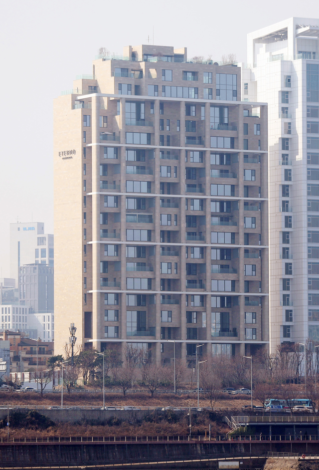 전국 최고가 아파트 에테르노 청담 외관