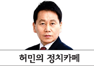 정권과 맞짱 뜬 김어준에 철퇴… 음모론이 자신을 향한 ‘기요틴’ 되나[허민의 정치카페]