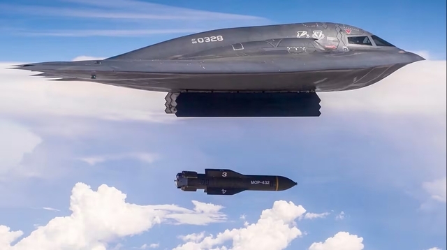 B-2 스텔스 폭격기가 벙커버스터(GBU-57) 투하 훈련을 하는 모습. 뉴시스