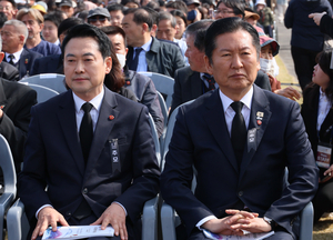 [속보]정청래 “내란청산 10년 걸릴지도…국힘, 지선에 후보내지 말아야”