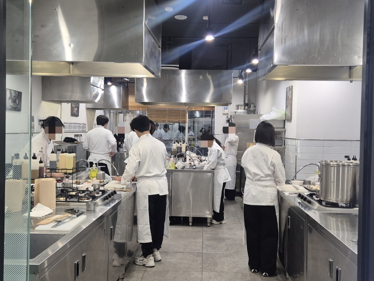 “로봇은 두쫀쿠 만들 수 없잖아요”… AI시대 예체능 사교육 인기