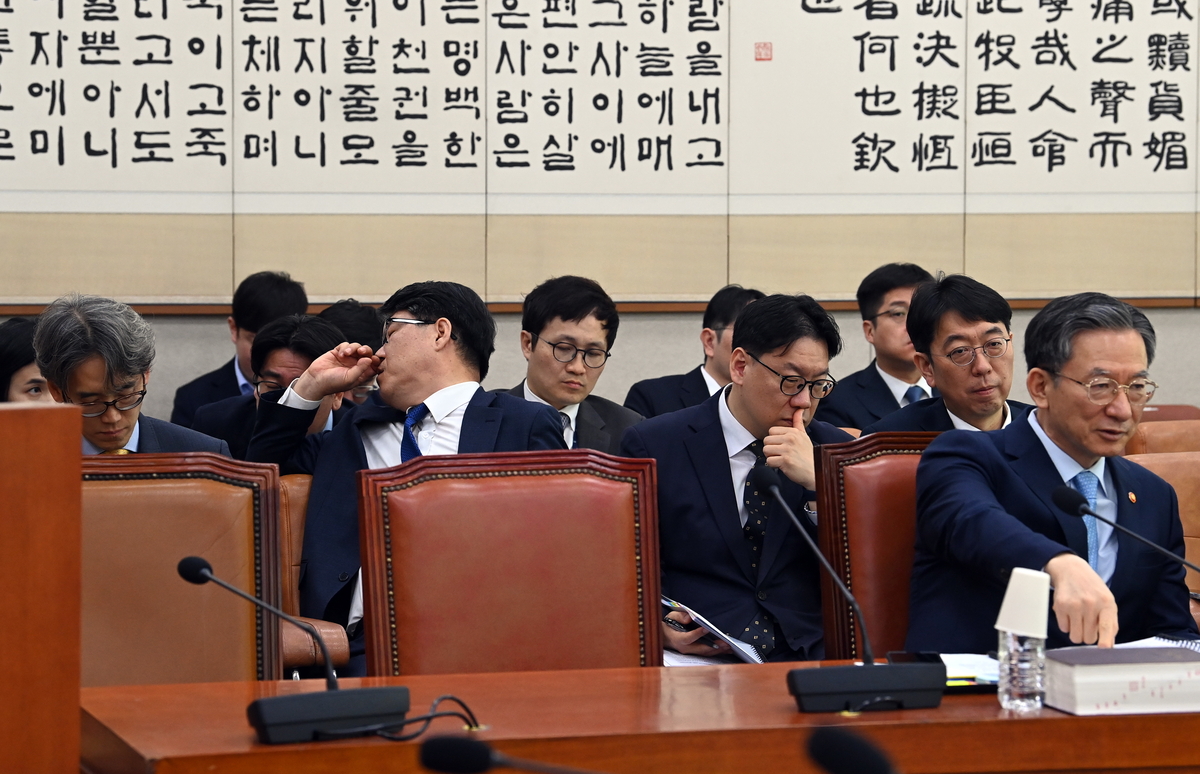 감찰·직무정지에 고발까지… ‘3중 난타’ 당한 대북송금 수사 검사