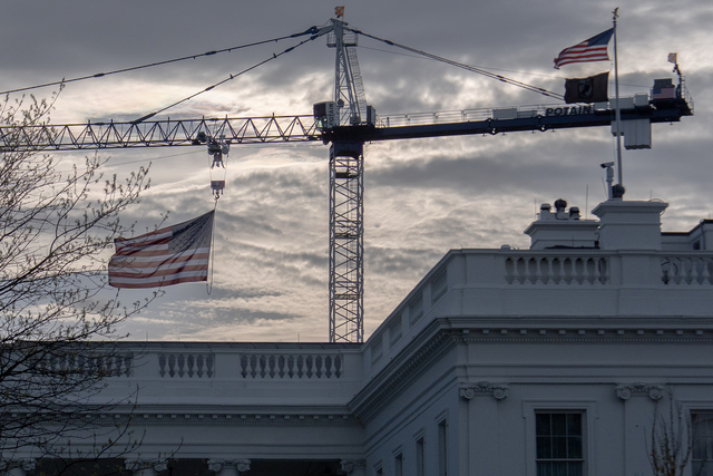 백악관 연회장 신축 공사용 크레인 AP 연합뉴스