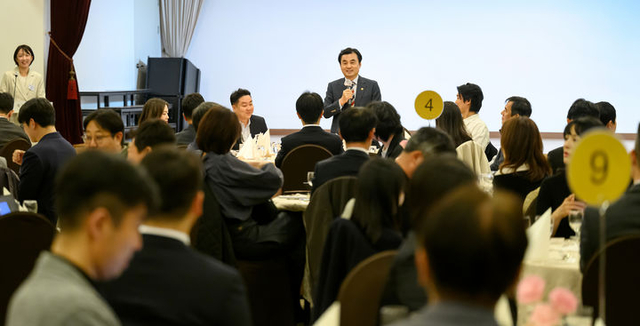 안규백 국방부 장관이 7일 서울 용산 국방컨벤션에서 열린 출입기자단 간담회에서 국방 현안에 대해 설명하고 있다. 국방부 제공