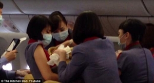 뉴욕 향하던 비행기에서 아기 태어났다…미국 시민권 받나