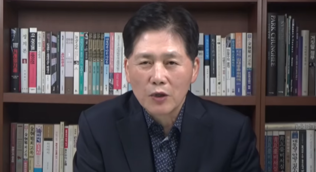 김진 전 중앙일보 논설위원. 김진TV 갈무리