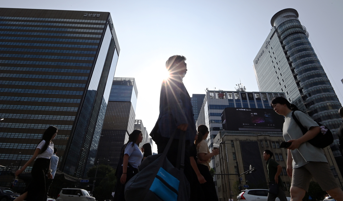 ‘한국인이어서 행복하신가요?’…2년 연속 행복감 상승, 자긍심도 최고치