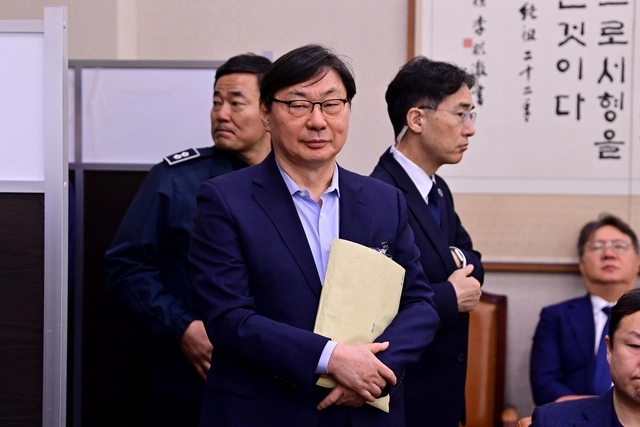 국조특위서 만난 ‘검사와 피의자’