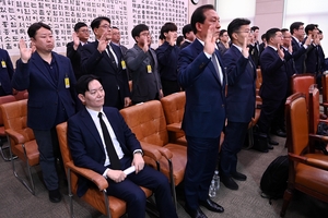 민주, 선서 안한 박상용에 또 “퇴장”… 국힘 “이재명 죄 지우기 특위”