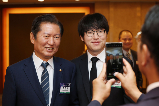 하정우 “맘대로 하라면 靑선택…정청래 만남 아직”