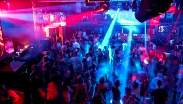 [이슈]클럽 입장 제지 난동 20대女 공무원…수갑 찬 손 경찰 폭행