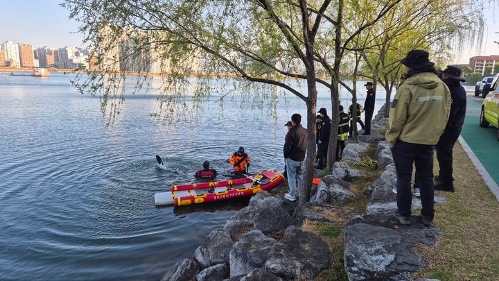 [속보]“남자가 저수지 들어가요” 신고…경산 남매지 30대男 숨진 채 발견