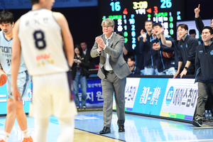 무명선수서 명품지도자로… ‘소노 4강’ 견인