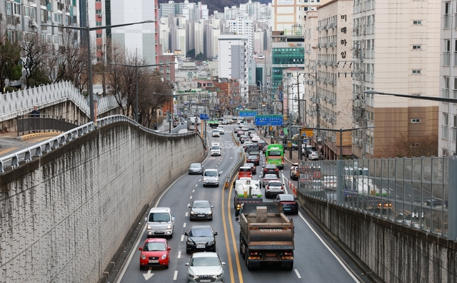 은평구 신사동 신사지하차도 출근길 차량 정체 모습. 은평구청 제공