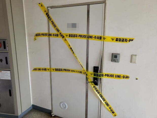 [속보]“현관문 아래 피” 인천서 모친 살해후 자해 40대男