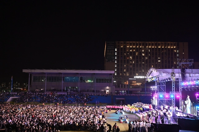 18일 경기 하남종합운동장에서 ‘2026 하남 뮤직 페스티벌 - 뮤직 인 더 하남’이 열리고 있다. 하남시청 제공