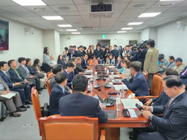 20일 오전 윤상현 국민의힘 의원, 자유민주연구원, 한반도 인권과 통일을 위한 변호사 모임 주최로 국회의원회관 제10간담회실에서 열린 ‘간첩은 누가 잡나? 박살난 대한민국 간첩수사, 이대로 방치할 것인가’주제로 정책세미나가 열리고 있다. 자유민주연구원 제공