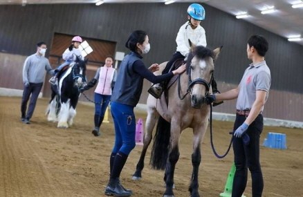 재활승마 체험행사. 한국마사회 제공