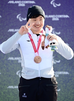 ‘밀라노 패럴림픽 스노보드 동메달’ 이제혁, 21일 kt-KIA전 시구