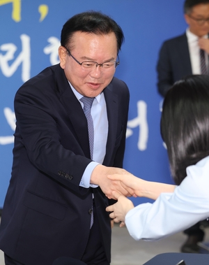 김부겸 “대구로페이 2배로” 추경호 “이제부터 원팀”… TK민심 변화 촉각