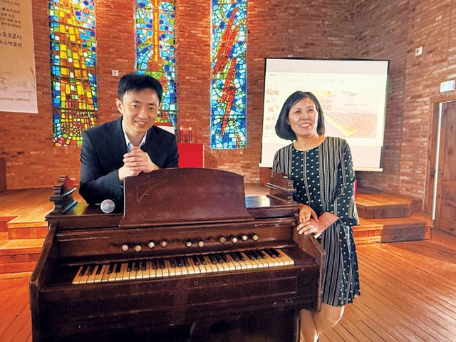 오르간 수리·복원과 연구를 이끌 박상률(왼쪽) 오르간 마이스터와 박보영 부관장이 지난달 24일 박물관에서 구체적인 복원 계획을 밝혔다.