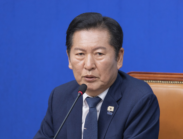 정청래 더불어민주당 대표가 6일 국회에서 열린 최고위원회의에서 발언하고 있다. 연합뉴스