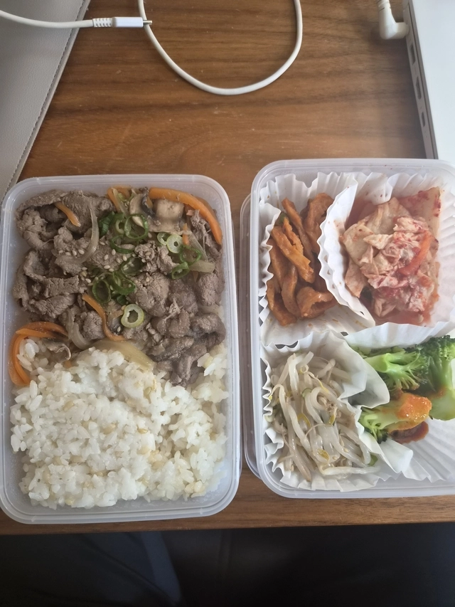 한국 선수단에 전달된 한식. 대한탁구협회