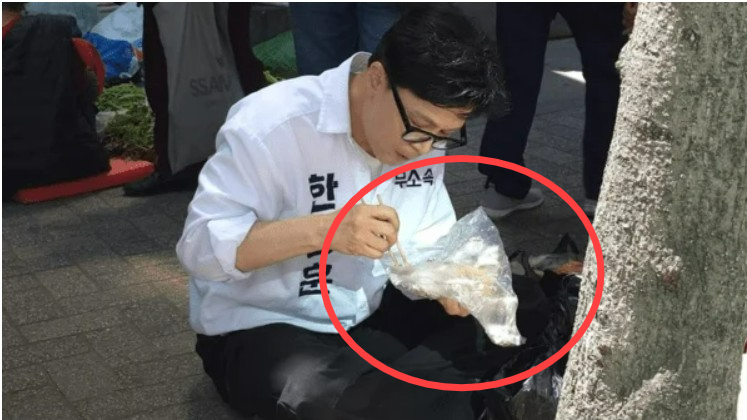 한동훈 개소식에 등장한 찰밥 할머니 “붙으라고 찰밥 했다”