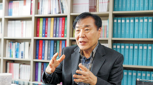 “시인만의 체험·성찰로 빚은 詩, AI는 못 넘봐”