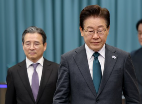 [속보]李 “김용범 얘기는 초과세수 배당 검토…기업 초과이윤은 가짜뉴스”