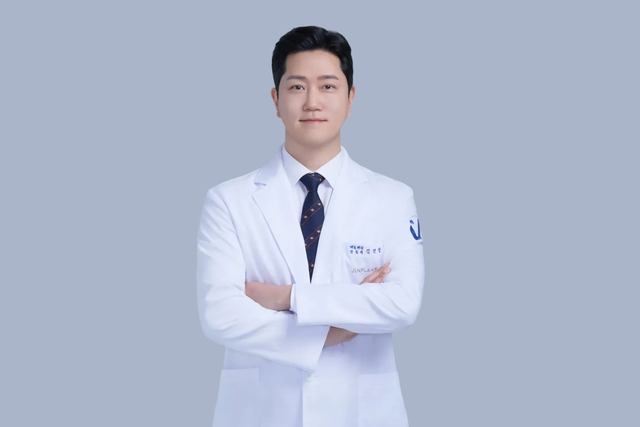 김진협 진플란트치과 용인 대표 원장 프로필 사진. 진플란트치과 용인 제공