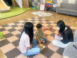 ‘위기 영아 가정’ 맞춤형 지원… 부모들엔 자신감, 아이엔 사랑 선물[아동권리옹호 Child First]