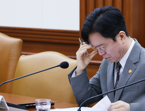 ‘45조 무조건 쟁취’ 파업 초읽기에… 중국 “신이 내려준 기회” 환호