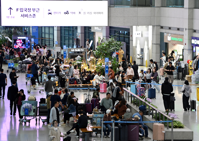 ‘여보, 이번 여름엔 또 비행기탈 수 있을까’…역대 최고 찍은 유류할증료 6월부터 꺾일 가능성