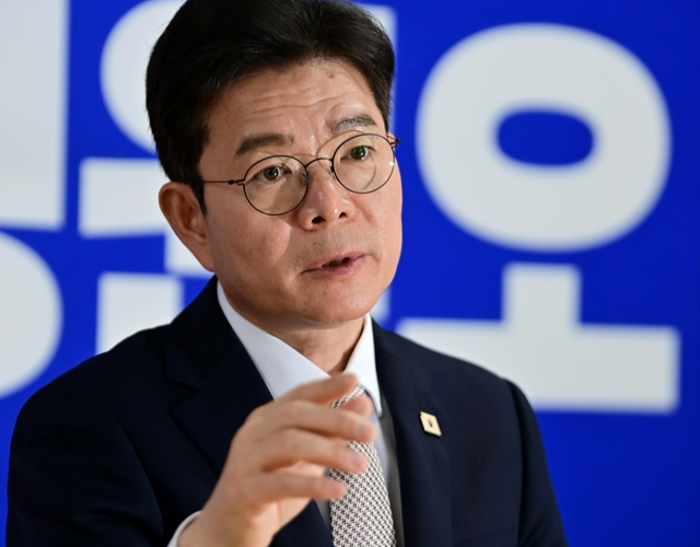 정원오 더불어민주당 서울시장 후보가 지난 4일 서울 중구 태평빌딩에 있는 선거캠프 사무실에서 문화일보와 인터뷰를 하고 있다. 문호남 기자