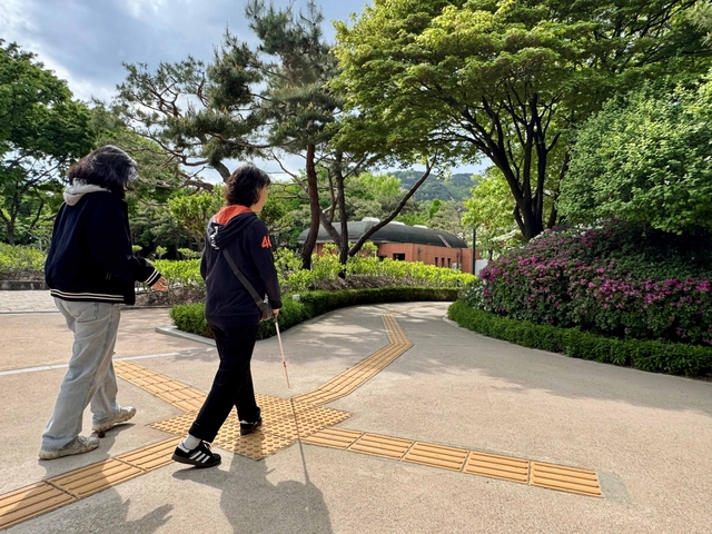 무궁화동산 안심 보행로 조성 모습. 종로구청 제공