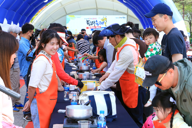 용대리 황태축제 전경. 인제군청 제공