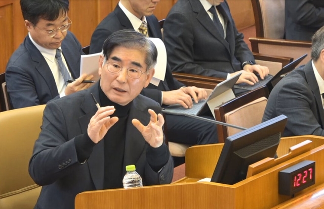 서울 종로구 헌법재판소에서 열린 윤석열 전 대통령 탄핵심판에 증인으로 참가한 김용현 전 국방부 장관. 연합뉴스