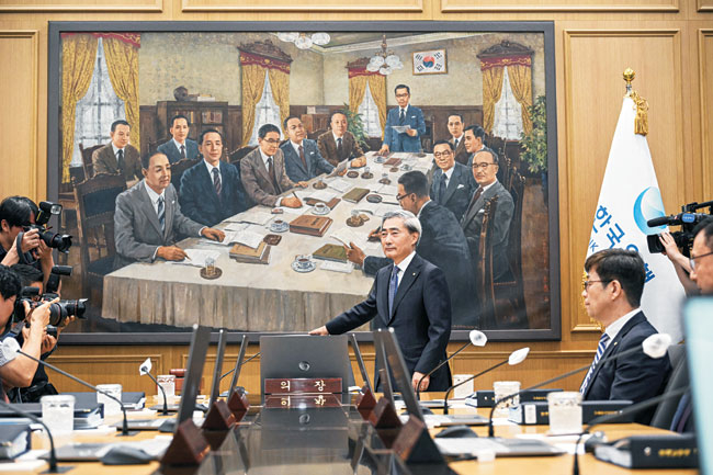 신현송 ‘매파적 동결’… 기준금리 인상 의지